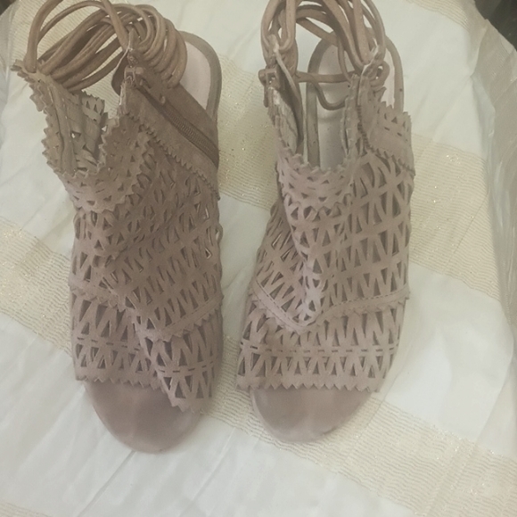 Jeffrey Campbell women's shoes - Picture 1 of 4